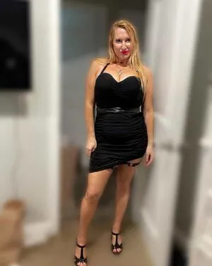 Nikkiebigtits OnlyFans Leaked Free Thumbnail Picture - #a6D0VTwVZe