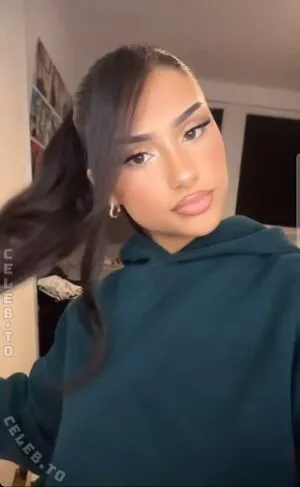 Niloo Wlz OnlyFans Leaked Free Thumbnail Picture - #L03mTP7Mgu