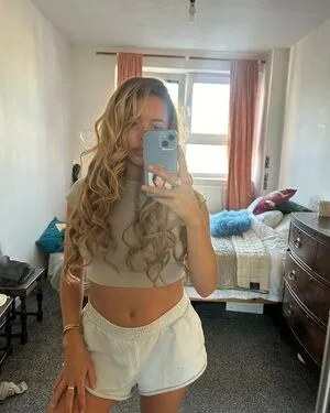 Nilufer Yanya OnlyFans Leaked Free Thumbnail Picture - #2XuF3X2lBt