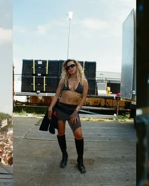 Nilufer Yanya OnlyFans Leaked Free Thumbnail Picture - #BhpX98ZhGs