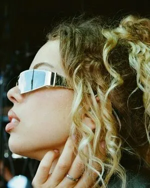 Nilufer Yanya OnlyFans Leaked Free Thumbnail Picture - #WYbu4Qg8Cr