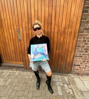 Nilufer Yanya OnlyFans Leaked Free Thumbnail Picture - #eB0mJEpPbO