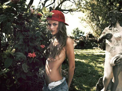 Nina Agdal OnlyFans Leaked Free Thumbnail Picture - #37zcZJw0Ag
