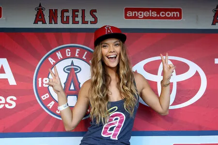 Nina Agdal OnlyFans Leaked Free Thumbnail Picture - #7Cxixbi8z4