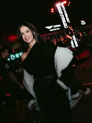 Nina Dobrev OnlyFans Leaked Free Thumbnail Picture - #301mdDXUuc