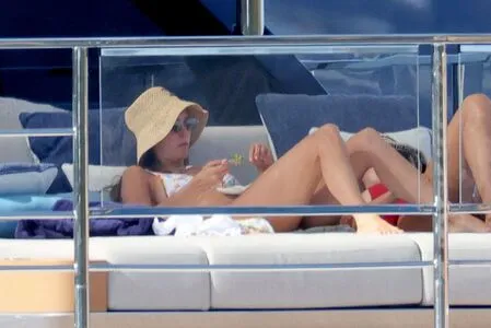 Nina Dobrev OnlyFans Leaked Free Thumbnail Picture - #gYecus1ofx