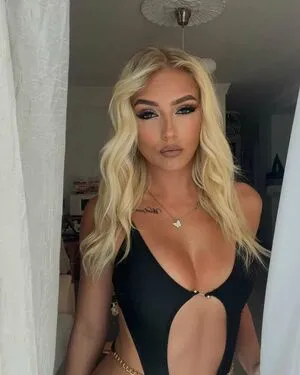 Nina Ninci OnlyFans Leaked Free Thumbnail Picture - #he2OdCvPm1