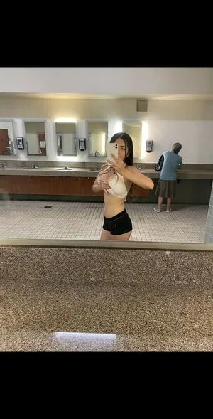 Ninannguyyen OnlyFans Leaked Free Thumbnail Picture - #yfpssy34MX