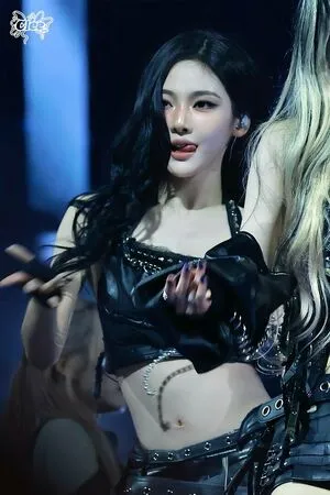 Ningning Aespa OnlyFans Leaked Free Thumbnail Picture - #CIGRKgYy95