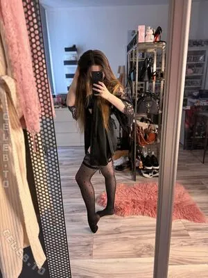 Nini Raven OnlyFans Leaked Free Thumbnail Picture - #FCAWIDSnc3