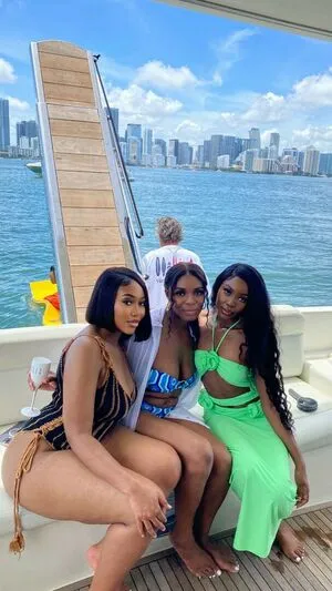 Nneka OnlyFans Leaked Free Thumbnail Picture - #oWYEhhltL3