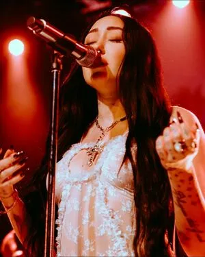 Noah Cyrus OnlyFans Leaked Free Thumbnail Picture - #8ZYYvFyb9C