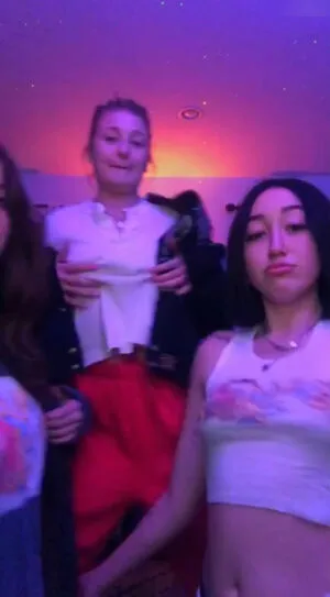 Noah Cyrus OnlyFans Leaked Free Thumbnail Picture - #AJbytnwFK2