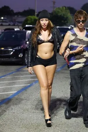 Noah Cyrus OnlyFans Leaked Free Thumbnail Picture - #AZTUARm7k9