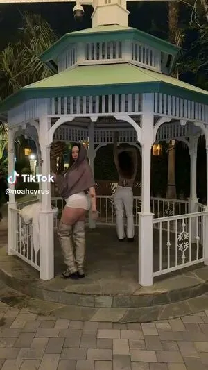Noah Cyrus OnlyFans Leaked Free Thumbnail Picture - #Pa4IP37FBz