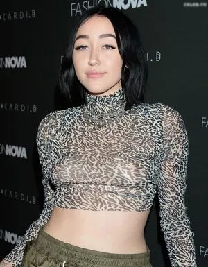 Noah Cyrus OnlyFans Leaked Free Thumbnail Picture - #YIGo51wf39