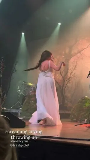 Noah Cyrus OnlyFans Leaked Free Thumbnail Picture - #kZEEJyC0s1