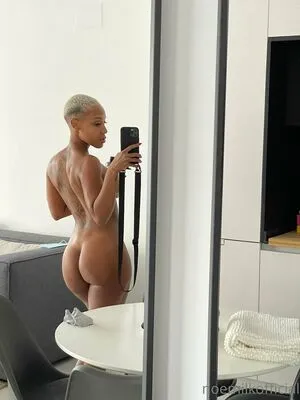 Noemilk OnlyFans Leaked Free Thumbnail Picture - #OmJMJumDm2