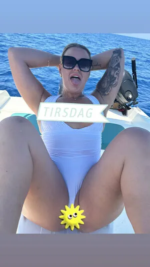 Norwayscurvybarbiefree OnlyFans Leaked Free Thumbnail Picture - #0xC406uPNB