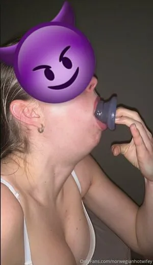 Norwegianhotwifey OnlyFans Leaked Free Thumbnail Picture - #5L3cSEOO37