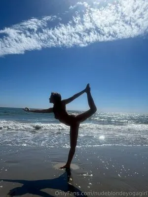 Nudeblondeyogagirl OnlyFans Leaked Free Thumbnail Picture - #ZaBQsuejx5