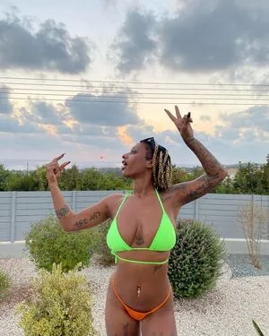 Nura Habib Omer OnlyFans Leaked Free Thumbnail Picture - #8v9dMh9UWV
