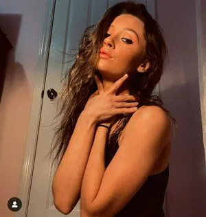 Obey Genevieve OnlyFans Leaked Free Thumbnail Picture - #nF8FcIDKQq