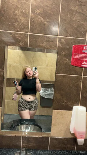 Octaviaafterdark OnlyFans Leaked Free Thumbnail Picture - #7ffyyJoN41