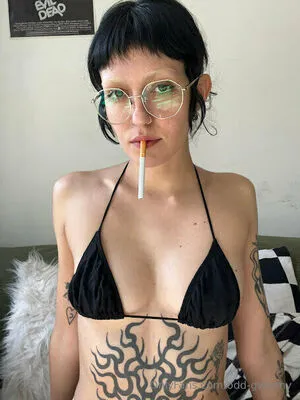 Odd Gwenny OnlyFans Leaked Free Thumbnail Picture - #3qo0tS7X88