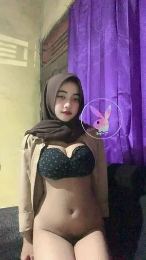 Official1auraa OnlyFans Leaked Free Thumbnail Picture - #FgrOceDxUg