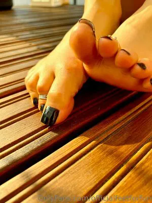Officialfeetforfun OnlyFans Leaked Free Thumbnail Picture - #Cyo4brotnh