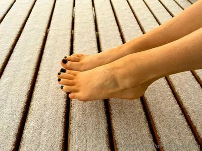 Officialfeetforfun OnlyFans Leaked Free Thumbnail Picture - #mzWS1E4381
