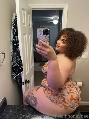 Officialhhoneybee OnlyFans Leaked Free Thumbnail Picture - #4tdl1Z5I4A