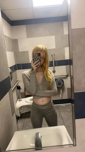 Officialshayydee OnlyFans Leaked Free Thumbnail Picture - #4UJv10F8CY