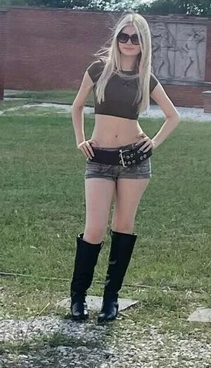Offizieramira OnlyFans Leaked Free Thumbnail Picture - #VPPbzue6tD