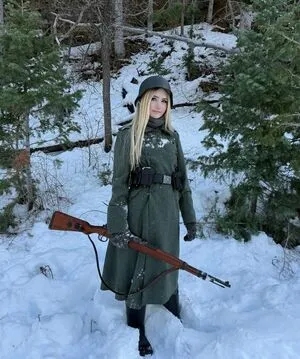 Offizieramira OnlyFans Leaked Free Thumbnail Picture - #i4DdxrSPiE