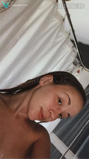 Olive Elaine OnlyFans Leaked Free Thumbnail Picture - #0XMya6s4NC