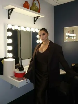 Olivia Culpo OnlyFans Leaked Free Thumbnail Picture - #MRTUTdBEft