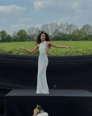 Olivia Dean OnlyFans Leaked Free Thumbnail Picture - #3FiOfdUNY9