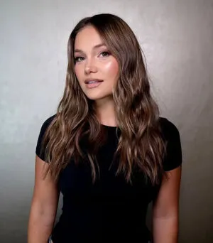 Olivia Holt OnlyFans Leaked Free Thumbnail Picture - #4Q4ytrAaeB