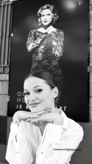 Olivia Holt OnlyFans Leaked Free Thumbnail Picture - #5rOslzDsMD