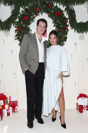 Olivia Holt OnlyFans Leaked Free Thumbnail Picture - #72PQzgm1MS