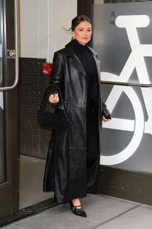 Olivia Holt OnlyFans Leaked Free Thumbnail Picture - #AbBiRQf3RZ