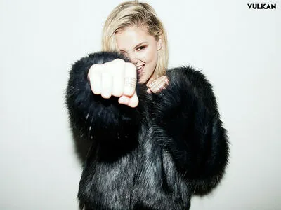 Olivia Holt OnlyFans Leaked Free Thumbnail Picture - #DvAiGpBINy