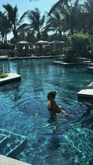 Olivia Holt OnlyFans Leaked Free Thumbnail Picture - #IfsGNh4EUr