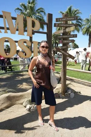 Olivia Holt OnlyFans Leaked Free Thumbnail Picture - #OnmUeFSX6m