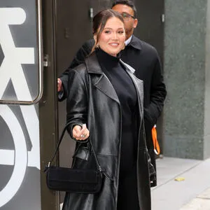 Olivia Holt OnlyFans Leaked Free Thumbnail Picture - #PE51utLCTQ