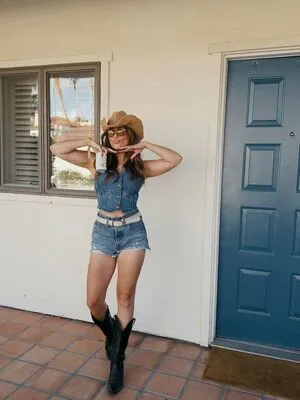 Olivia Holt OnlyFans Leaked Free Thumbnail Picture - #W2XXwxsq4j