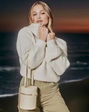 Olivia Holt OnlyFans Leaked Free Thumbnail Picture - #aTXpZWUxpj