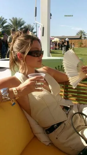 Olivia Holt OnlyFans Leaked Free Thumbnail Picture - #ainZrE4eer